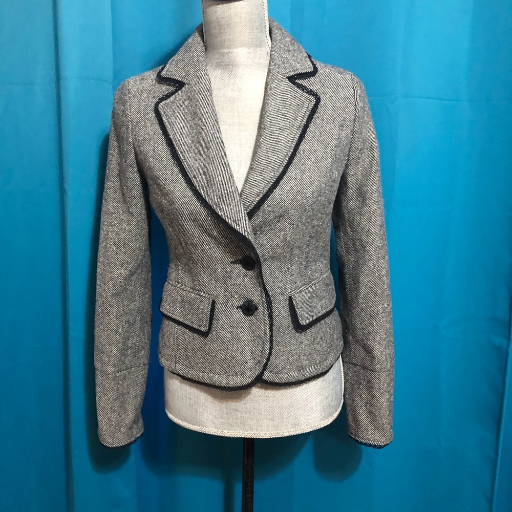 Reserved new blazer,  Black pinstriped tweed🌺